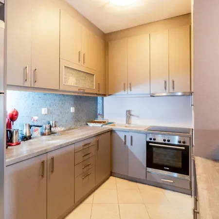 Panoramic Sea View 2-br Flat, 200m To Gialia Beach 아파트